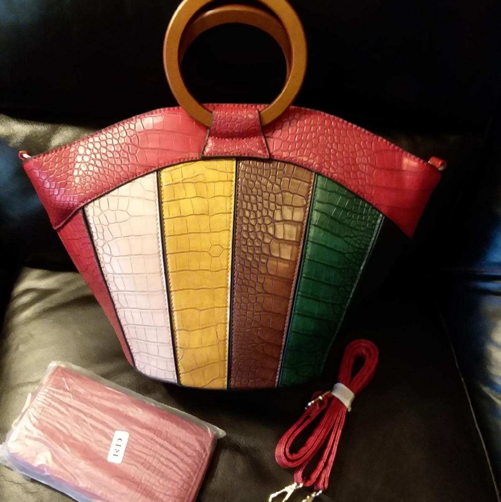 Purses - Picture 2 of 3